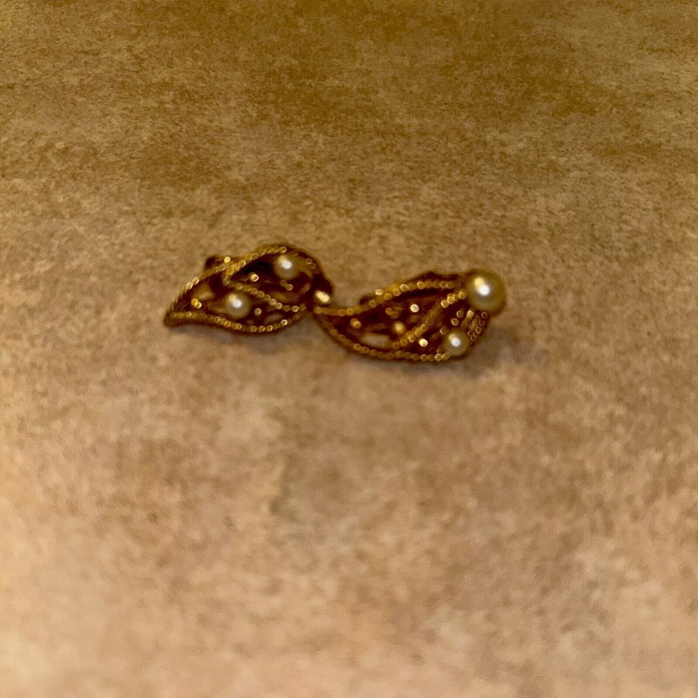 marvella earrings Leaf Pearl Vintage For Parts